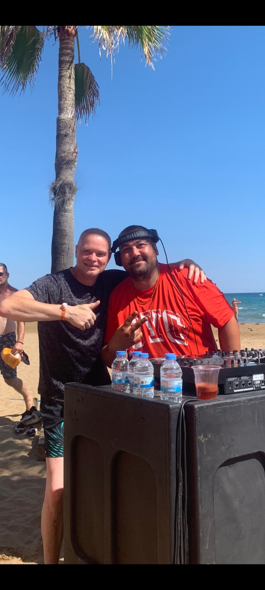 Akce u moře a samozřejmě kolegové Djs